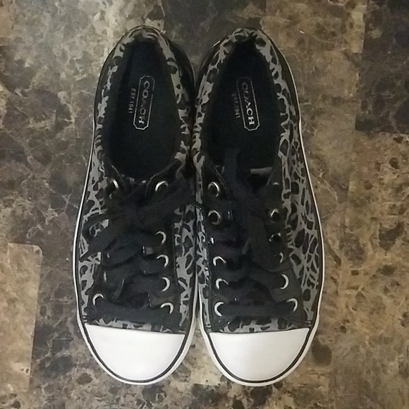 Coach Shoes - 🌹Coach lace up sneakers size 6B